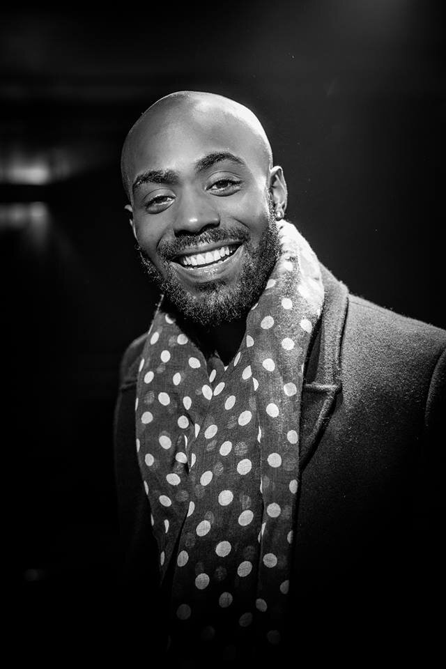 Fans-T/Dj & Producer. Booking: booking@lebureaudesylvain.fr