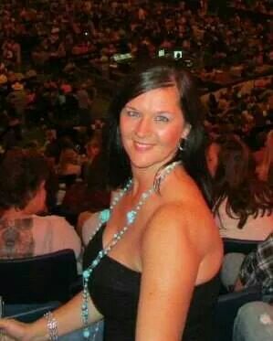 Entrepreneur/Owner of Heart of Glass Designs by Glenna