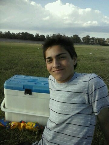 SEGUIME Y TE SIGO                                                                                Soy como soy,¿no te gusta?, no me importa soy feliz (: