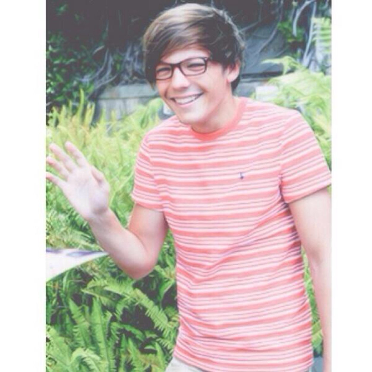 Hello there lovely, could you please follow @visualou? Thank you x (: