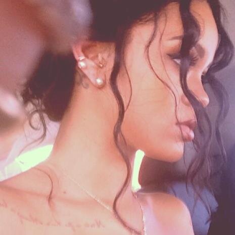 Fan of the sublime account @rihanna find all news in French and English3!!!!