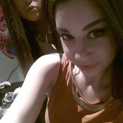 Profile Picture of L (@laurawiedemann) on Twitter