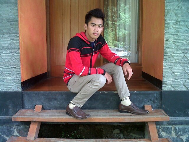 Follow me @Derrysaiiangeva