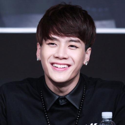 Jackson Wang (JacksonW_) Twitter