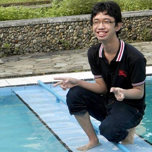 Tak perlu bersusah payah lagi mencari web hosting.. Coba yg ini http://t.co/FkcK1Jg0Uz, gratis, banyak fiturnya, dan gak ribet!  Follow juga @AkdiraHost ya..