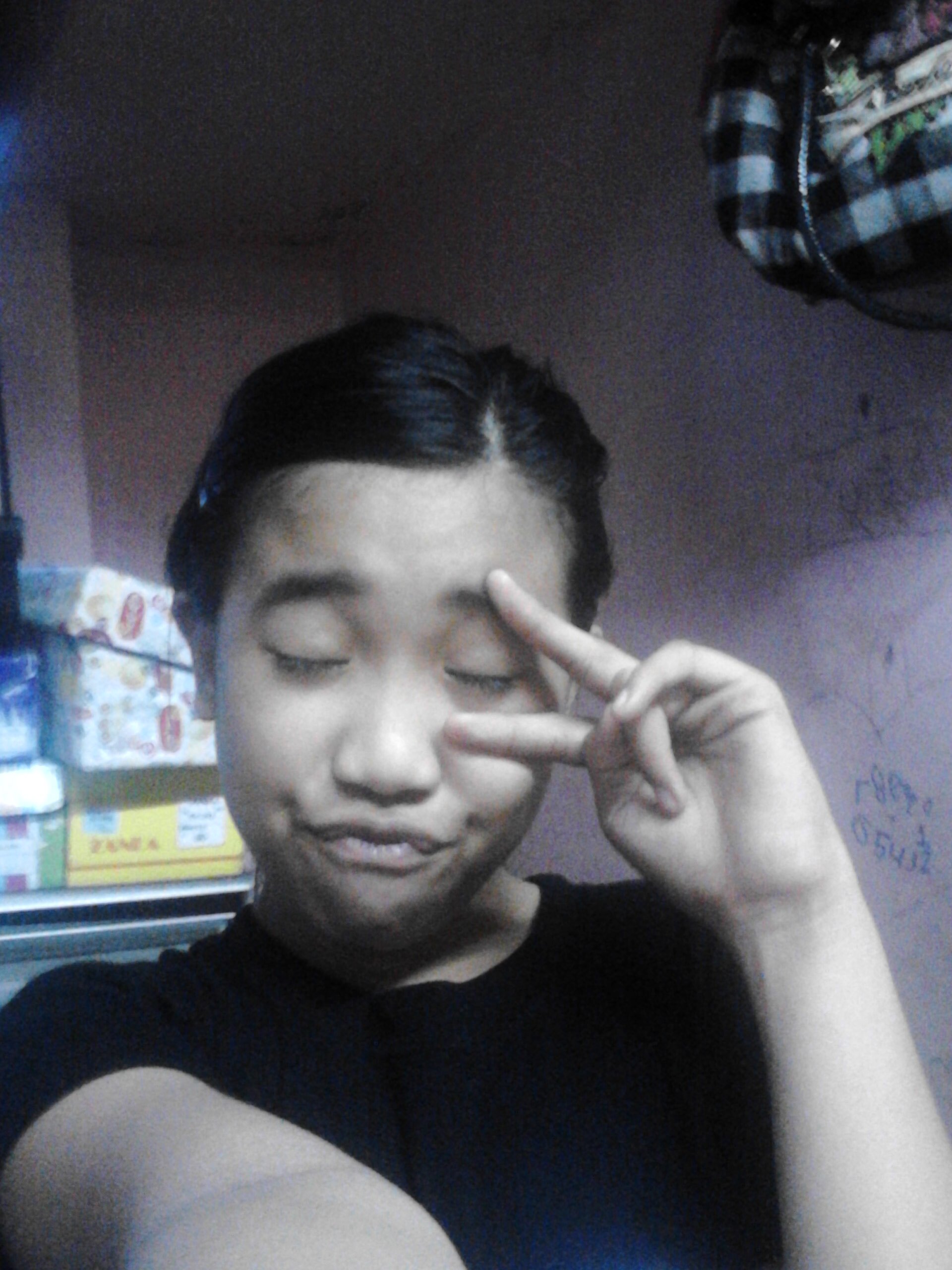 i'm cuteJOKE, funny, simple daw, love ko si GOD and my family..... i'm a photojournalist.... my best friends are mami Izha, Bhe Bhe Sophia, Tayy Pau, Ikai& Love