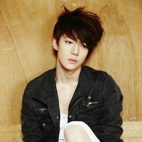 โฮสต์ 'โอเซฮุน' ยินดีรับใช้เจ้านาย ฟอลมาใช้เวลาในดีเอ็มร่วมกันนะครับ .ยกยิ้ม #OneNingtStand #Mirage_Hostclub [140216]