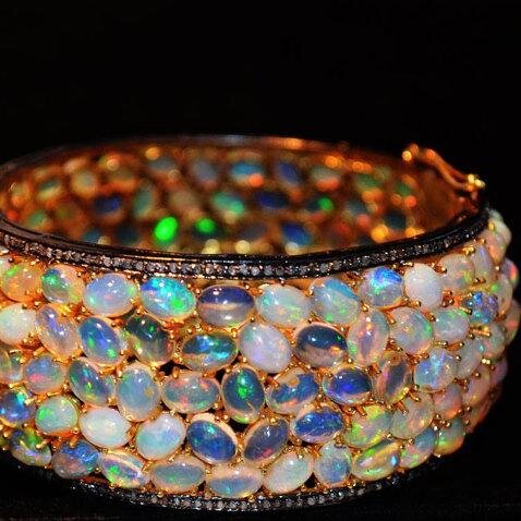 We sell Beautiful and Exotic Gemstone Beads and Cut stones around the world. A Best Place for Unique N High Quality Gemstone Beads at Lowest Price .