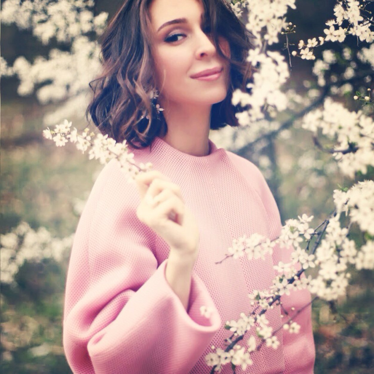 ninoeliava's profile picture. I want to share my insanity with you!