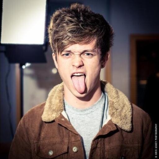 free follow from @charliejo_