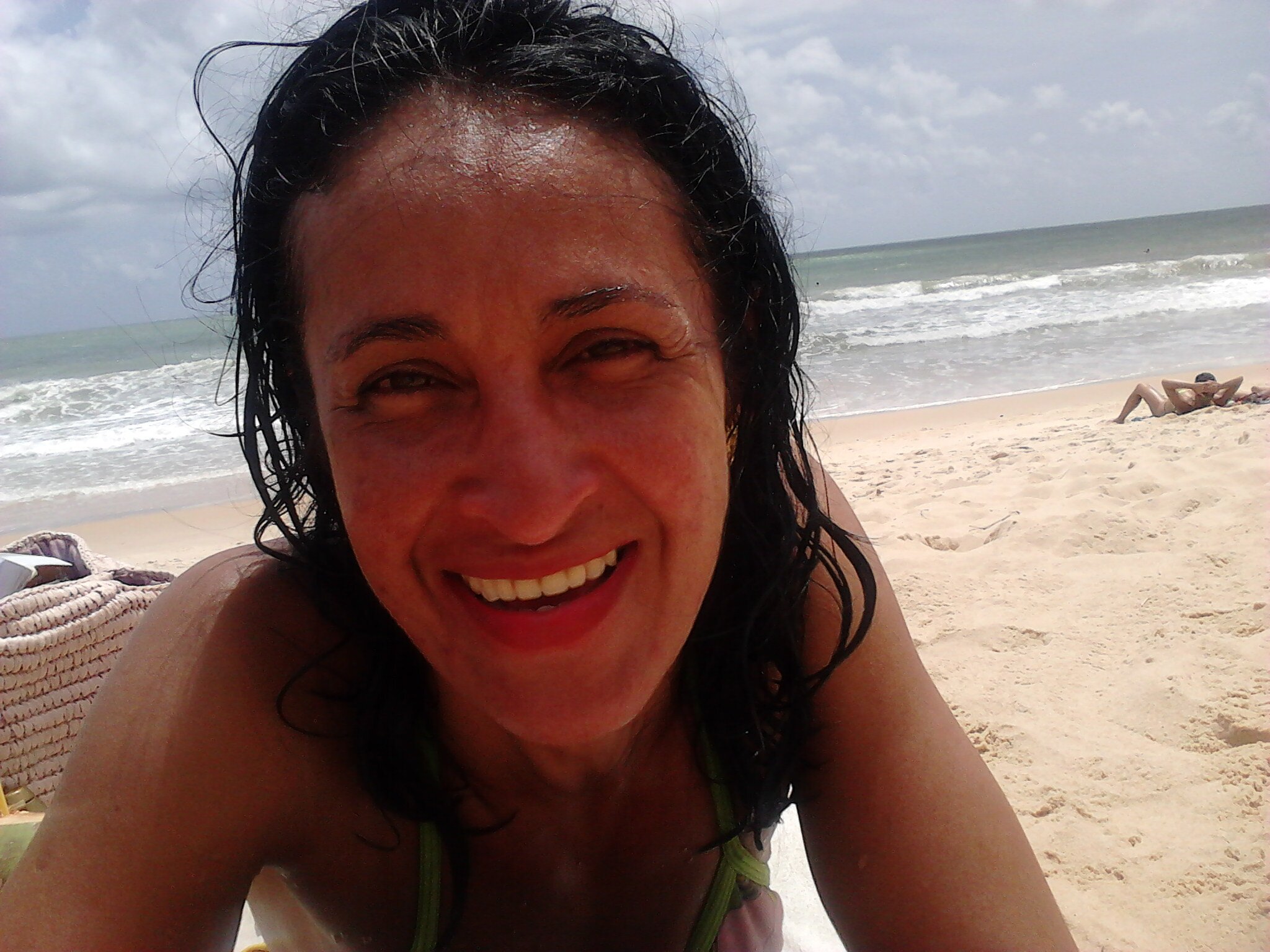 Sou uma pessoa alegre e de bem com vida.