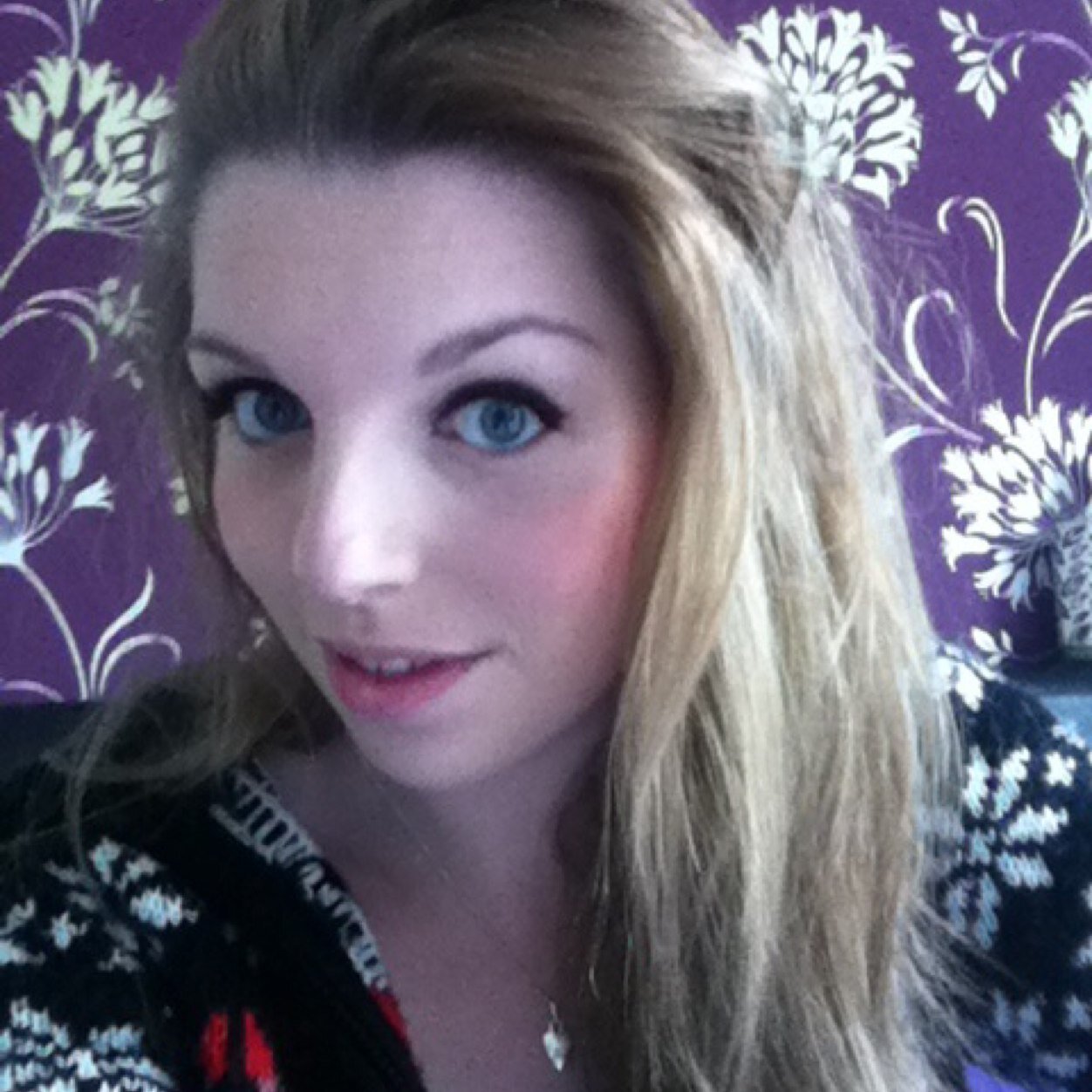 _rosiehyde's profile picture. Passionate, easily inspired and relatively normal