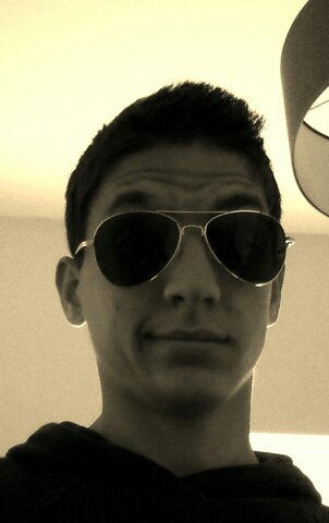 fumierdelapin's profile picture. Flow assassin, malsain j'étouffe les mc dans un coussin, cousin montre du respect ou fini sous ma semelle comme un poussin