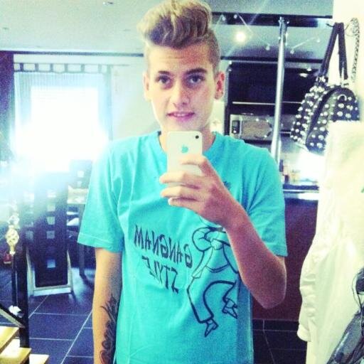 Follow me and follow back