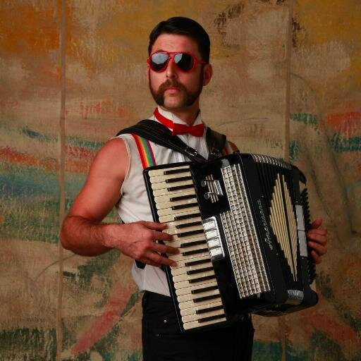 acrowbat's profile picture. Circus. Food. Love. Home.