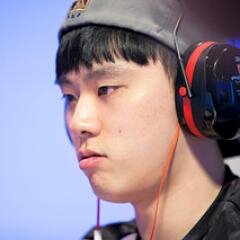 StarCraft II Progamer / Kim Hak Su / 25 / Protoss User / Seoul