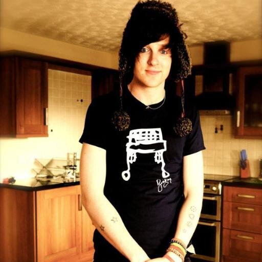free follow from @bribryshat cos you're awesome!