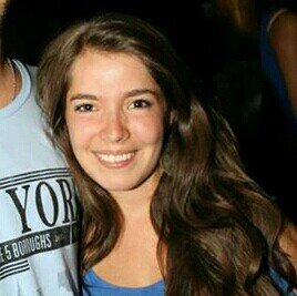 IneMontt's profile picture. Artista. Si hay café, mucho mejor.