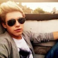 ~MA TWITTER SISTA @NiallsPlatypus ~   MY REAL SISTA @SimranKaur2000~   0/5 0/4