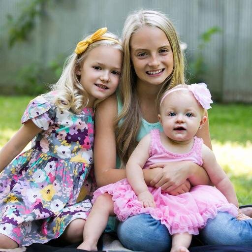 Wife to @PeterChristian, mom to @JaidynLynzee, Lyla and Sophie, and friend or twitter stalker to the rest of you.