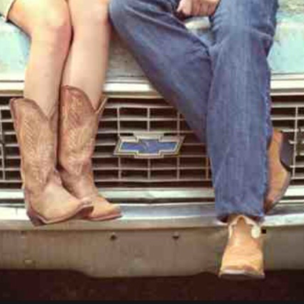 Heart of a country girl, just in the wrong part of town. Girlfriend/cosmetologist.