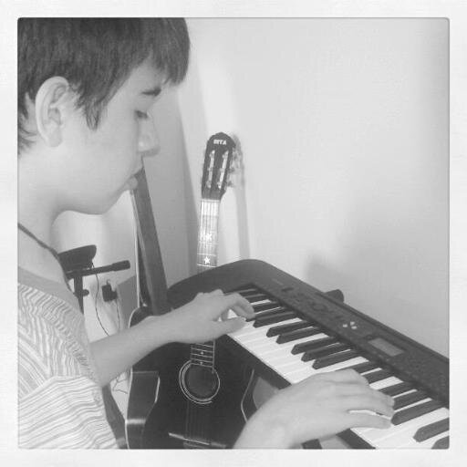 Music lover... Science and videogames. - 15 years old II°B SAH