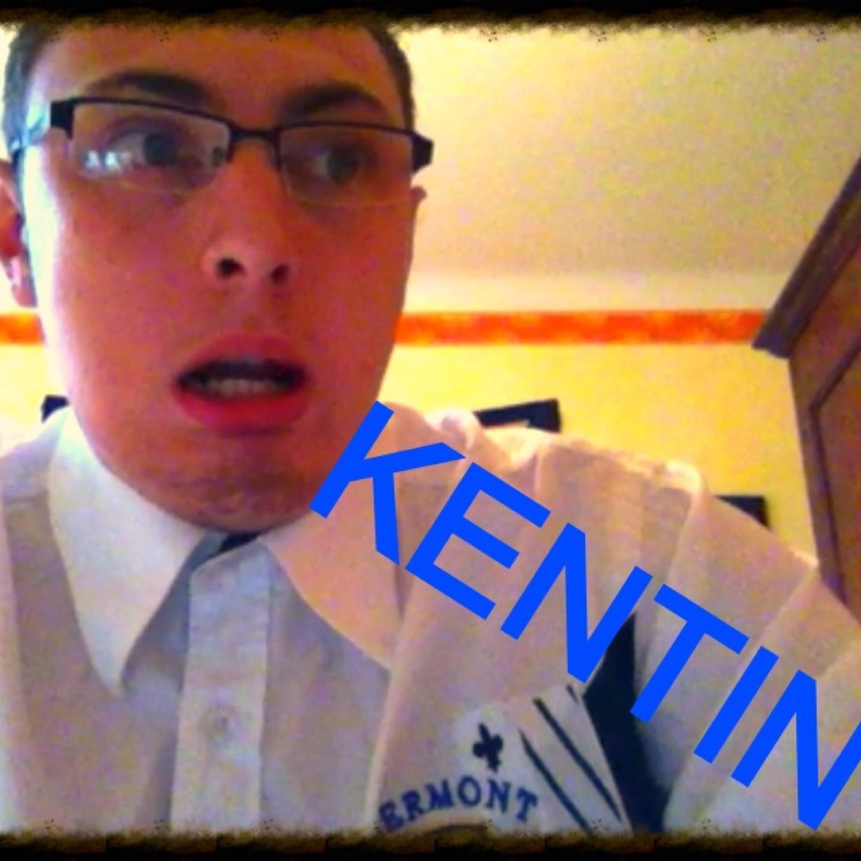 debutant podcasteur ;) ( Kentin Chapuis sur youtube :) et sur facebook : kentin et ses podcasts viens faire un tour ;) )