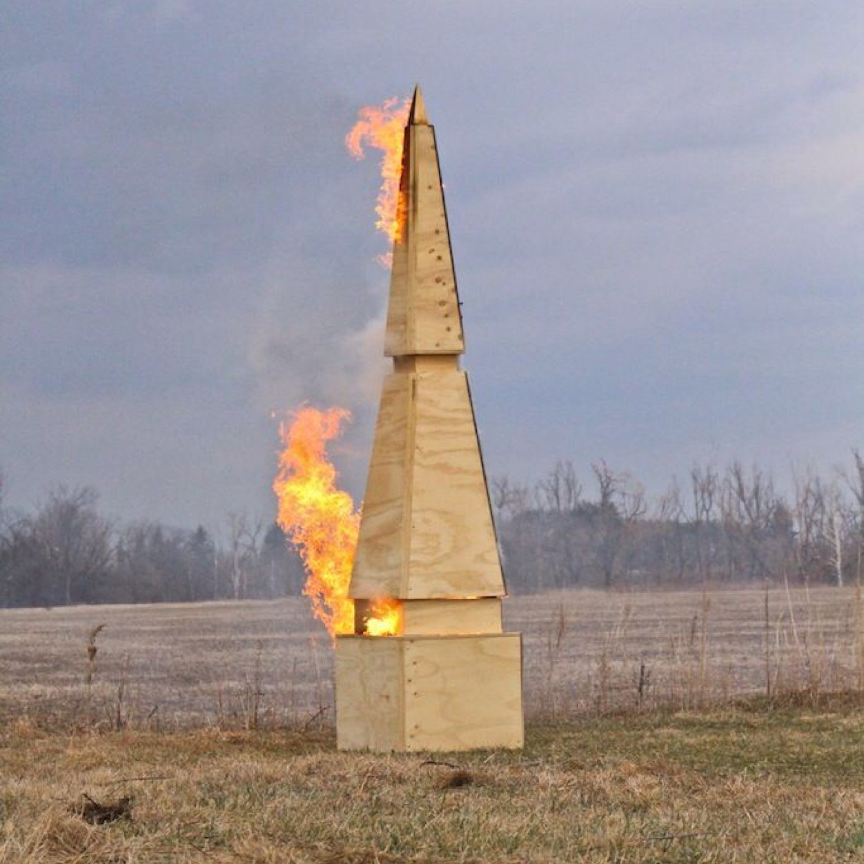 Born in 2010 and based out of the Portlands of Toronto, VSVSVS encompasses collective art making, residency programs, and a gallery/project space.