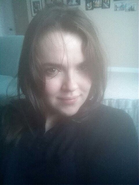 Picture taking, dance loving, music craving, chick flick watching amateur actor.