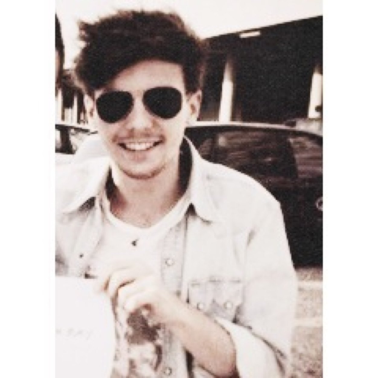 FOLLOW @photographhoran