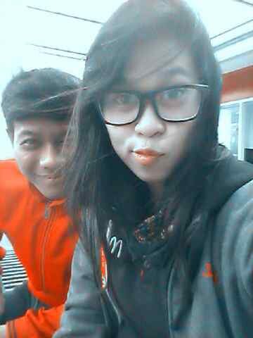 W cwe paling.. Cuek sedunia..