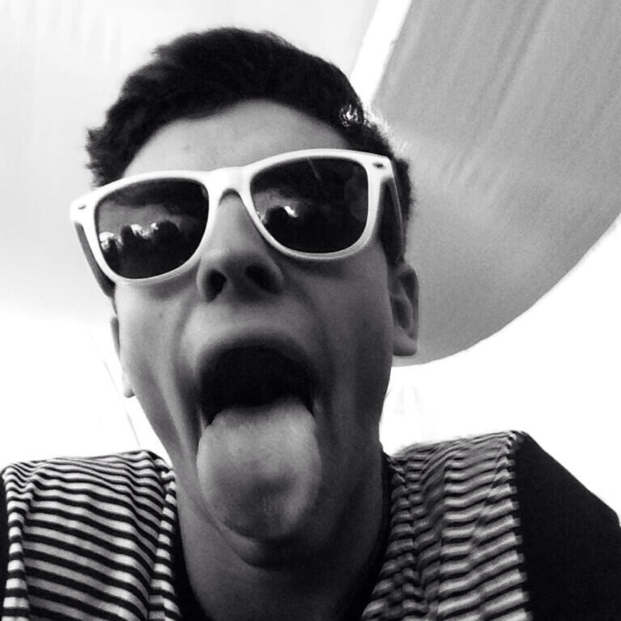 its stella and ally and we hate alot of people but we like jack gilinsky so