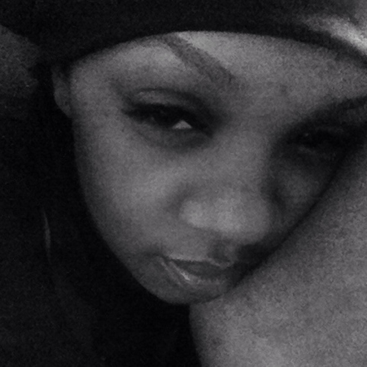 LaurenSherai's profile picture. ♎Normal girls love shoe,bags&dresses.. IM COOL wit a hoodie sneakers& a tee... Onlii do it when ii HAVE to.. impress who.? For what.? Da 1z who matter LOVE me