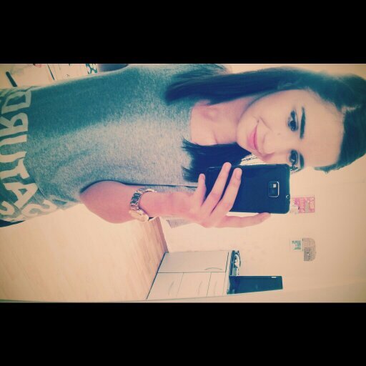 ZeynepS10708493's profile picture. kik: zeynep_234