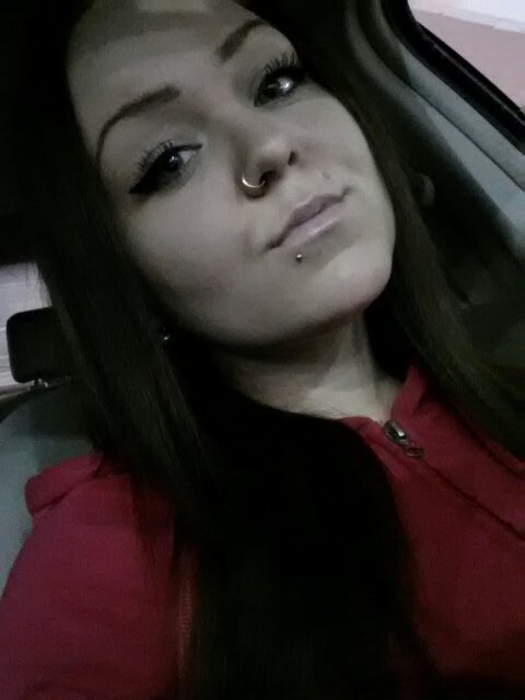 xMissChelle's profile picture. not even sure.