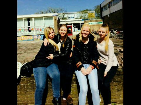 15 jaar ! 3ZW1 ! Hilferstheem Beatrix ! Altijd followback ! - Liefde voor meisjes; Demi , Lisa , Laila , Paula , Laura, Gabrielle & Romy