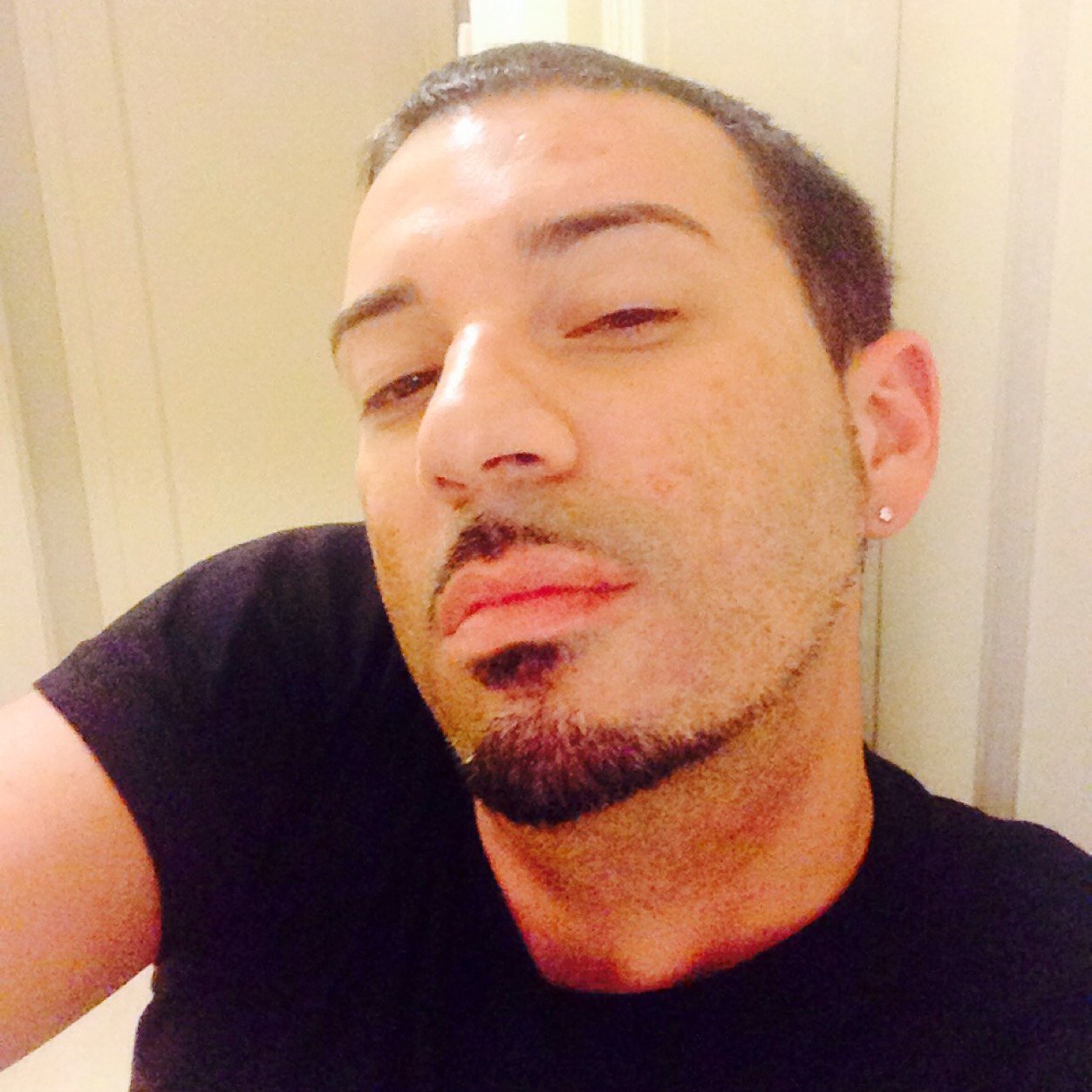 pooks27's profile picture. Personal fitness trainer in the making from the MIA! I luv movies, music,the beach...all the good stuff in life!