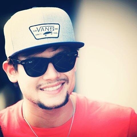 Nem tds os anjos tem asas,ás vezes eles têm apenas o dom de te fazer sorrir @IsraelNovaes meu motivo..Te Amo :::@IsraelNovaes seguiu 23/11 ♥