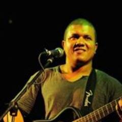 Pai, músico e conservador.