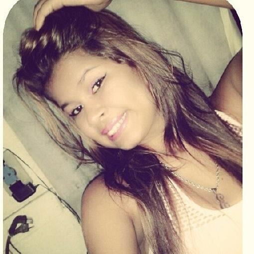 Posso não demonstrar , mas eu sinto ! To recuperada daquele amor que me deixou desmotivada // Me odeia ? Foda-se , nao nasci pra agradar ninguém :* .