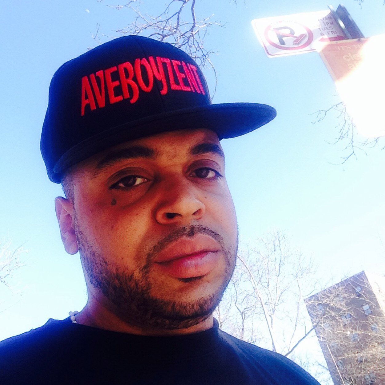 therealeburna's profile picture. 