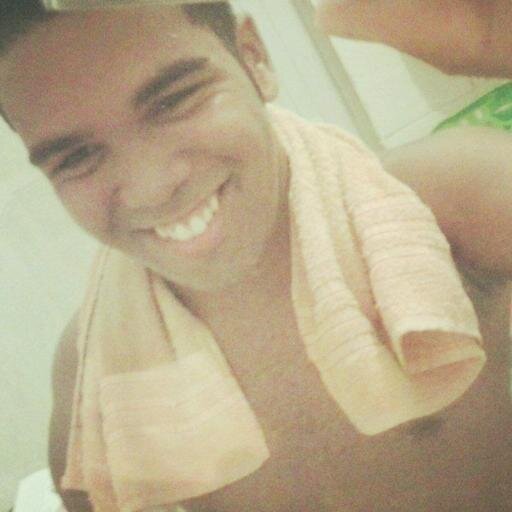 ~ Felicidade não se acha, se conquista. ♪

≠    eu sigo em frente , & hoje nαdα vαi me αbαlαr