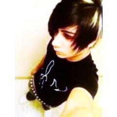 DravenDumbFuck's profile picture. Stoner B^)