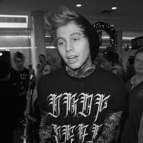 Oh, by the way, the L isn't my initial. It stands for loser. ||Descriptive.