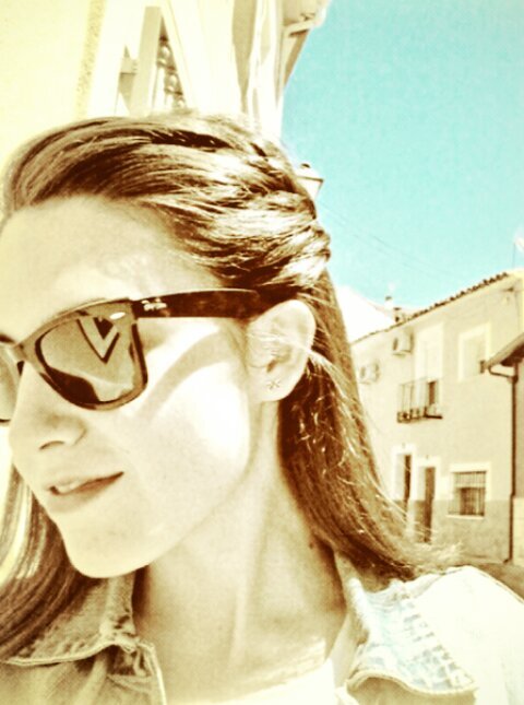 Pienso convertir tus besos en un elemento antes que agua, tierra, aire y fuego.♡