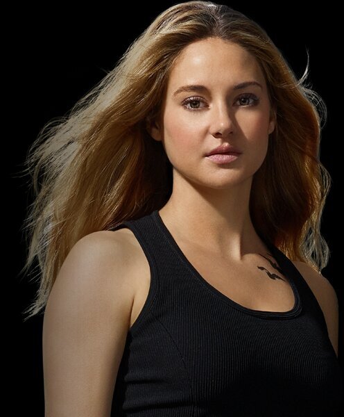 Daughter of Andrew Prior and Natalie Prior. Sister to Caleb Prior. I am a Divergent, my fraction is Dauntless. [#Single] {#DivergentRP}