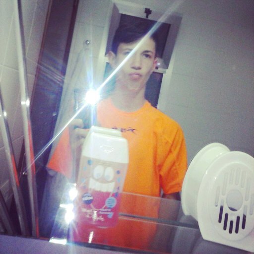 Y si te amo, es problema mío, no de nadie. Amarte a más no poder.