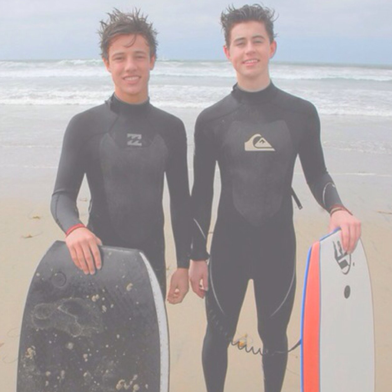 ☼ follow @nashgrierville because I gave you a free follow or else I'll unfollow you ☼