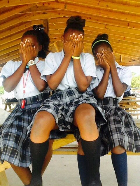 mii goils fay kellie cara and pinky luv dem crzy chillen. gotta keep ur circle small naw a dayz.