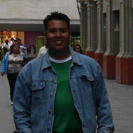 Peruano- Venezolano,Hijo de Angela y Jorge,  Publicista,Padre de dos hermosos niños y y compañero de vida de Fanny Diaz.